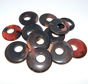 Färgat brun/rost agathänge ca 48 mm